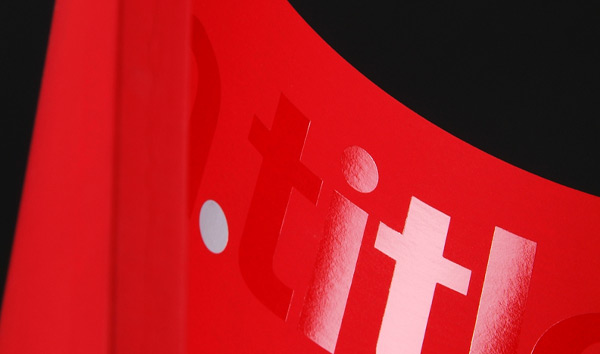 写真と折り畳み式のデザインの仕事を楽しむ